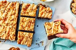طرز تهیه کیک اسنیکرز؛ کیک شکلاتی خاص 

