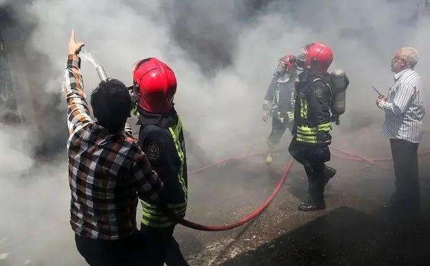 آتش‌سوزی در یکی از شرکت‌های صنعتی شهرک صنعتی آبادان
