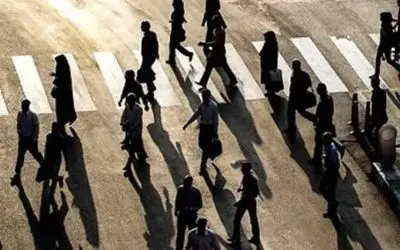 زندگی زیر سایه جنگ؛ از نگاه چه کسی می‌گوییم همه چیز عادی است؟