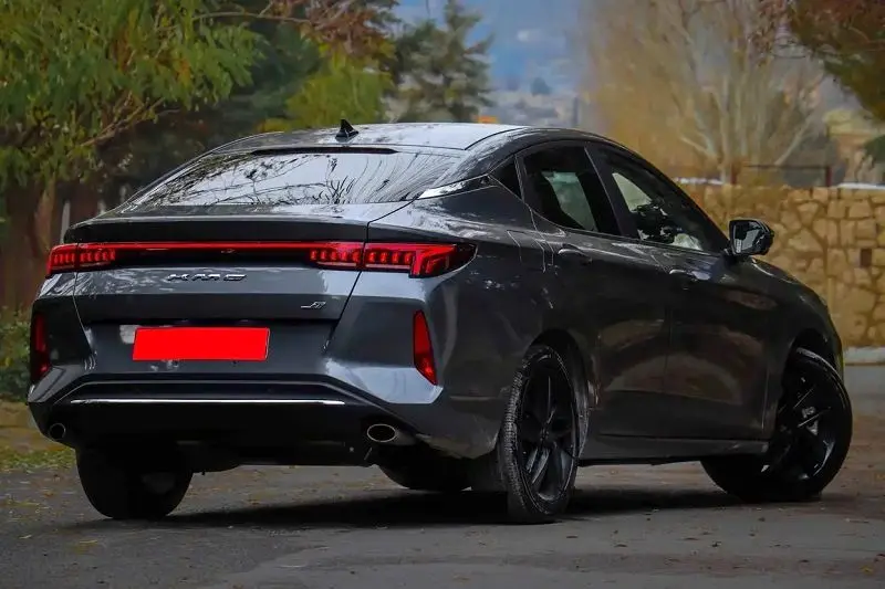 پیش‌فروش کی‌ام‌سی J7 با 1.1 میلیارد آغاز شد