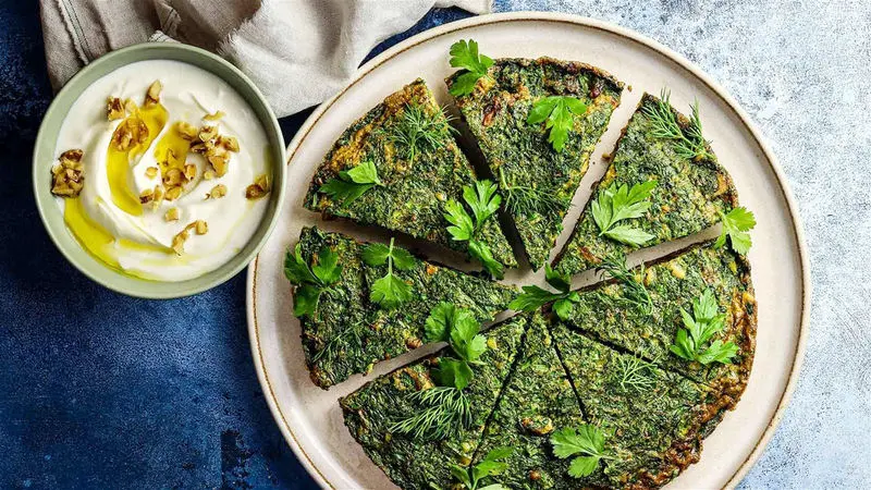 کوکو سبزی بدون روغن
