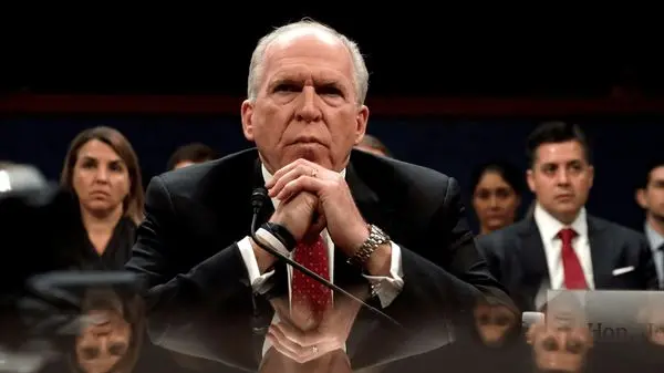 رئیس اسبق سیا: ترامپ را برکنار کنید