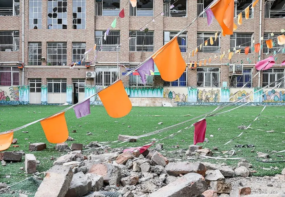 تصاویر؛ خسارات حمله به یک دبستان در تهران