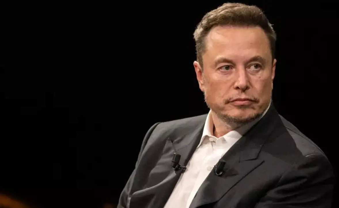 نقشه جدید ایلان ماسک؛ پرتاب ماهواره با منجنیق از سطح ماه!
