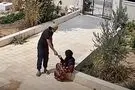  رابین‌هود سوری؛ صدقه به زن فقیر و سرقت موتورسیکلت 
