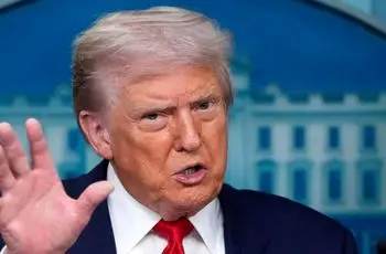 ترامپ: ایران ۱۰۰ موشک به یک چیز بسیار مهمِ ما، شلیک کردند