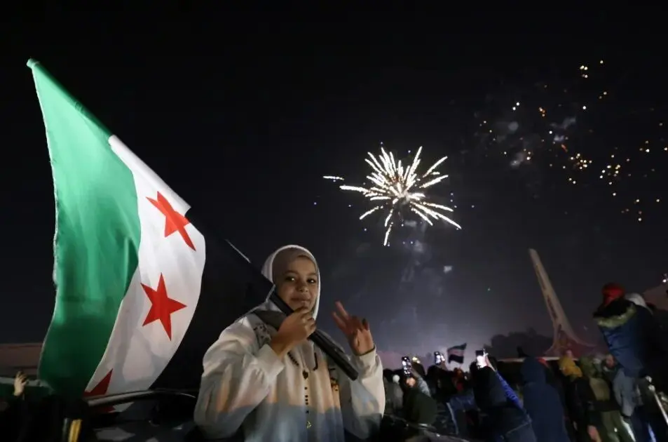 جشن و شادی در دمشق پس از اعلام انحلال «قسد»