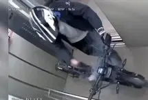  دوچرخه برقی نزدیک بود جان یک ورزشکار را بگیرد