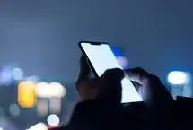 ۳ ویتامین برای محافظت شبکیه چشم از نور گوشی