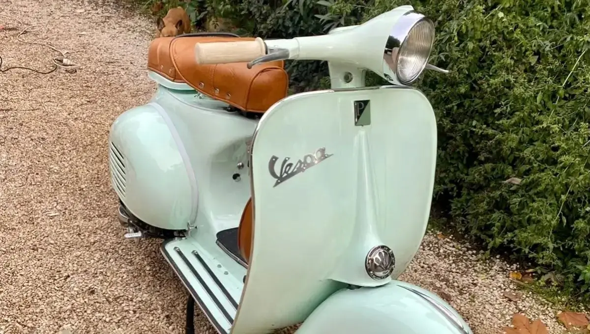 وسپا کلاسیک VBB در لباس سبز پاستلی