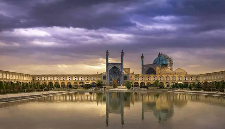 ترفندهای طلایی برای کاهش هزینه پرواز و هتل در اصفهان