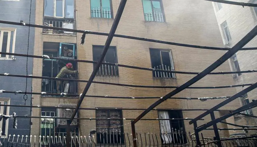 آتش‌سوزی مهیب در اکباتان تهران؛ 32 نفر مصدوم شدند