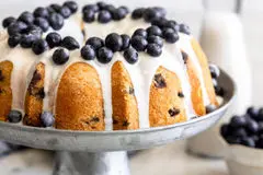 طرز تهیه کیک لیمو و بلوبری؛ یک معجون تابستانی 

