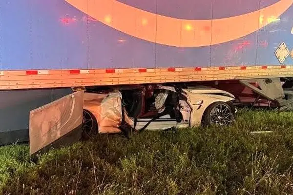  تصادف وحشتناک BMW با کامیون