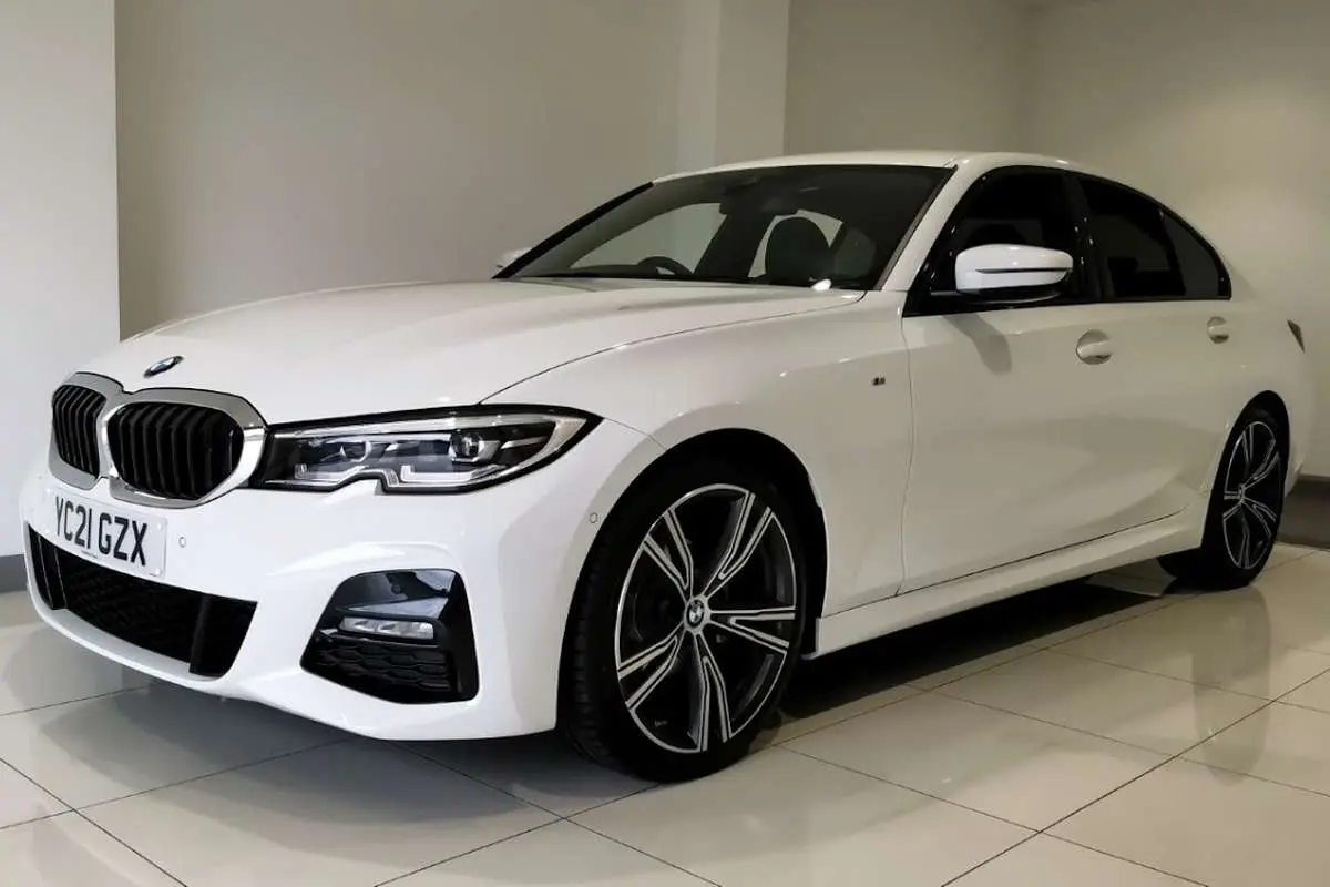 بامو i M Sport ۳۱۸ وارد بازار ایران میشود