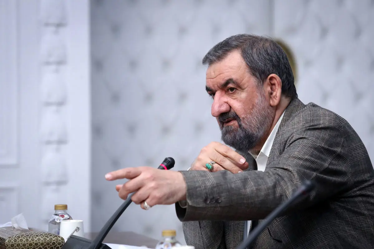 محسن رضایی هشدار داد: در دفاع از کشورمان لحظه‌ای درنگ نمی‌کنیم 