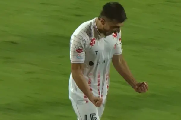 ببینید؛ گل سوم پرسپولیس به مس شهر بابک توسط صادقی در دقیقه 3+90

