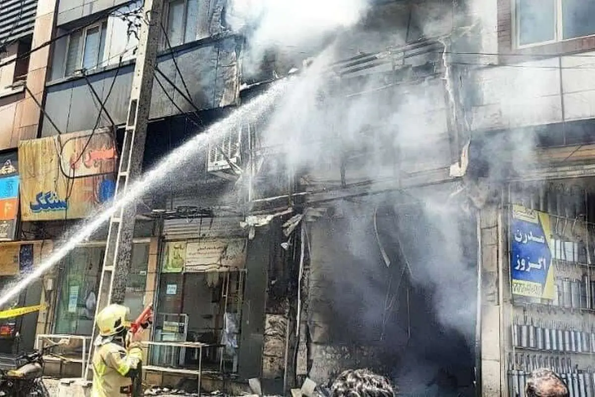 جزییات ​آتش‌سوزی مغازه تعویض روغنی در اندرزگو