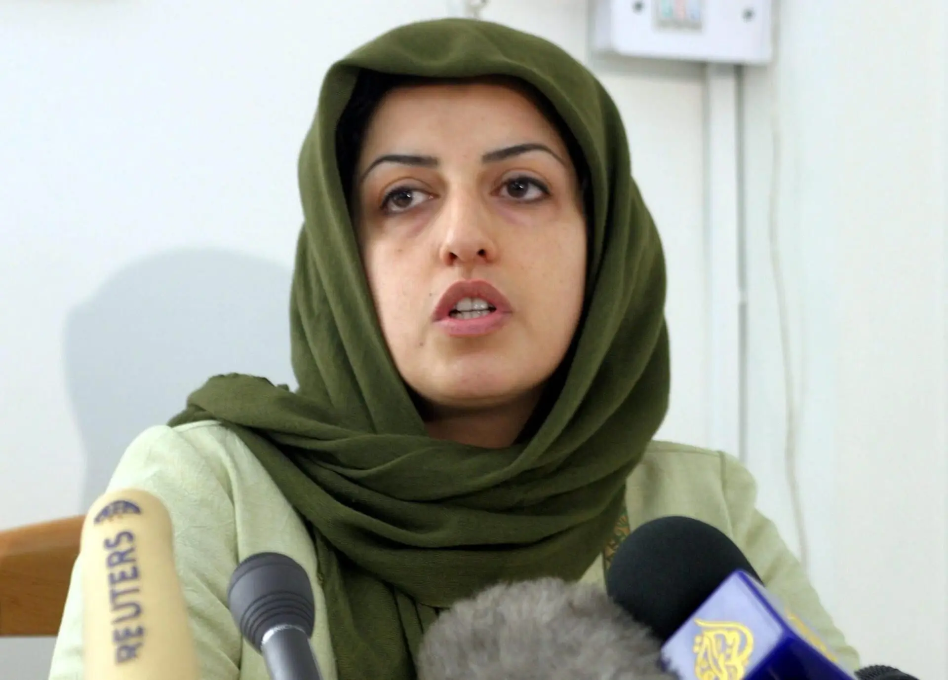 وکیل خبر داد: انتقال «نرگس محمدی» به بیمارستان پارس تهران