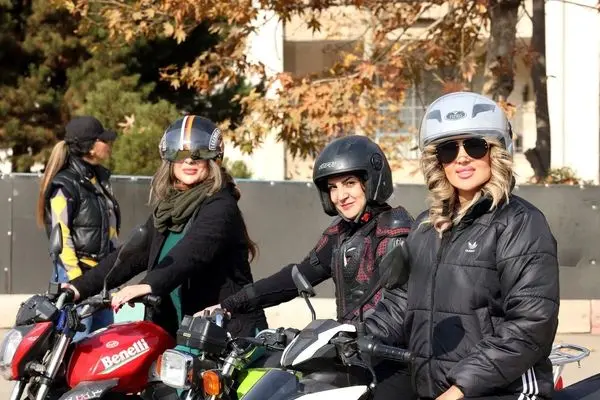 تصاویر؛ آموزش موتورسواری به زنان در تهران