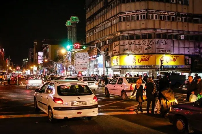 تهران، سه راه شاه (جمهوری) سال ۱۳۳۷