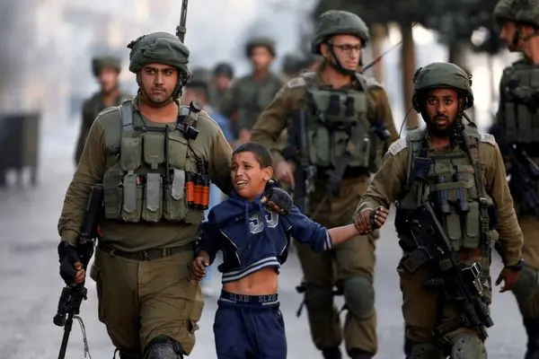 بازداشت دو کودک فلسطینی توسط سربازان اسرائیلی