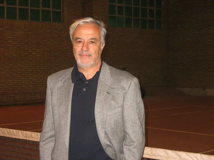 محمود گلشن شیرازی درگذشت