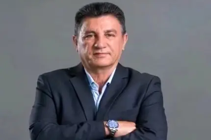 واکنش تند قلعه‌نویی به انتقادات از ساعتش