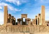 تخت جمشید را چه کسی ساخت؟