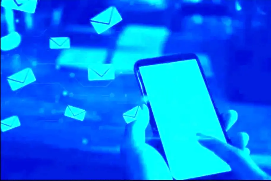 فردا چه پیام مهمی روی گوشی‌های تلفن همراه ظاهر می‌شود؟