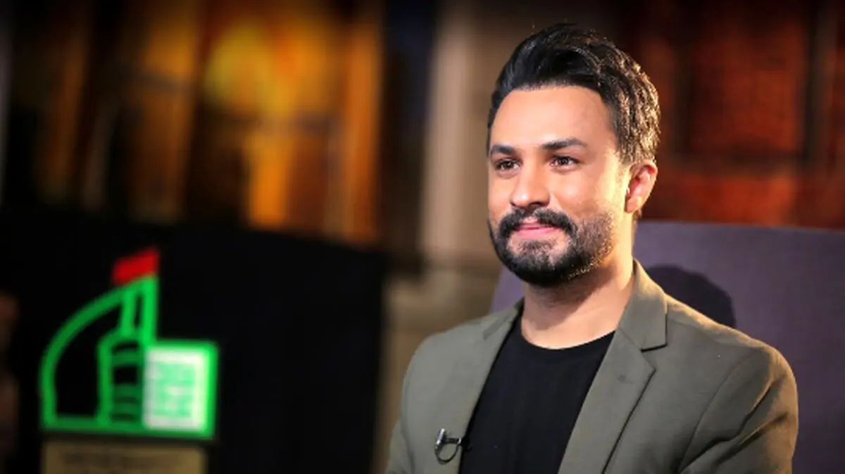 آوازخوانی «راغب» در مراسم خاکسپاری اکبر عبدی