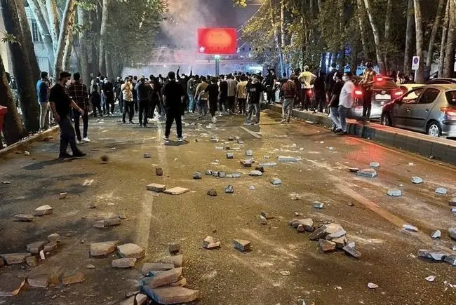 چرا خشونت بروز کرد و چگونه جامعه از این وضعیت خارج می شود؟