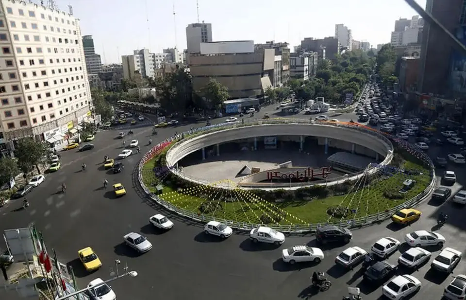 دیوارنگاره جدید میدان ونک با تصویری از آرش کمانگیر