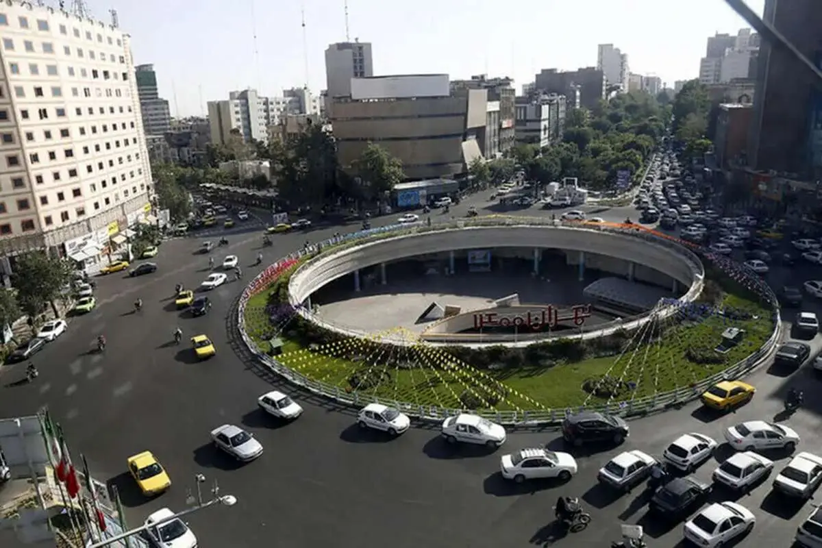 دیوارنگاره جدید میدان ونک با تصویری از آرش کمانگیر