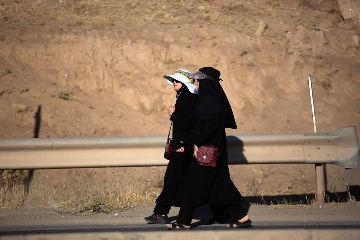 تصاویر؛ زائران پیاده حرم امام رضا(ع)