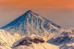 شدت بارش برف در دماوند را ببینید