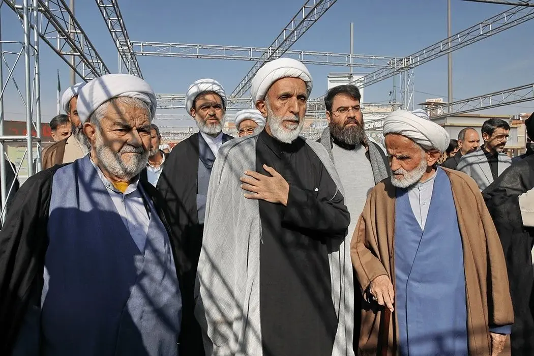 تصاویر؛ تشییع پدر حسین و مهدی طائب