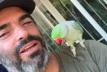 گفتگوی منوچهر هادی با یک طوطی