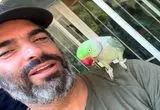 گفتگوی منوچهر هادی با یک طوطی
