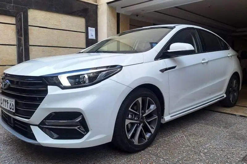 نمای جانبی فونیکس آریزو 6 پرو