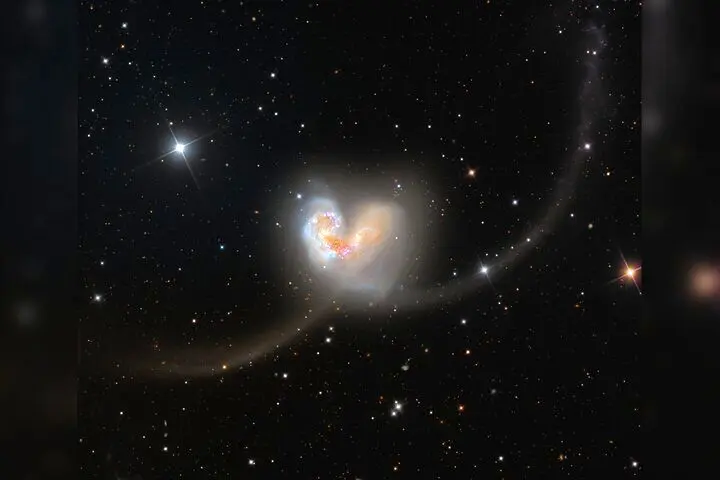 عکس روز ناسا از آنتن کهکشانی