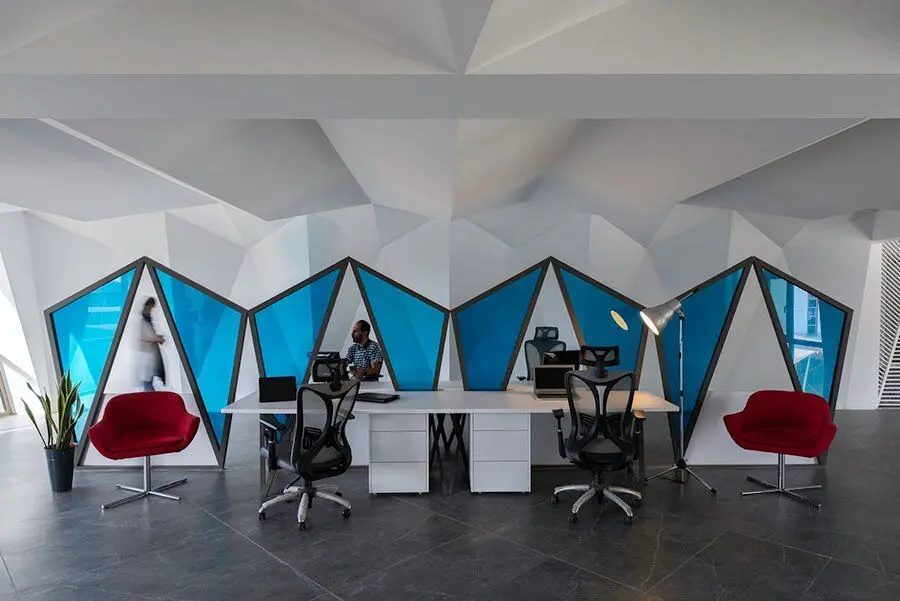 معماری جالب یک کارخانه ایرانی با حروف انگلیسی