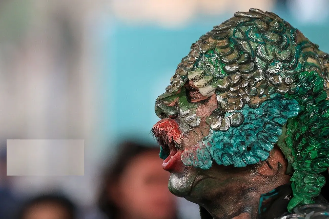 تصاویر؛ نمایش خیابانی بهمنشیر یک نفر