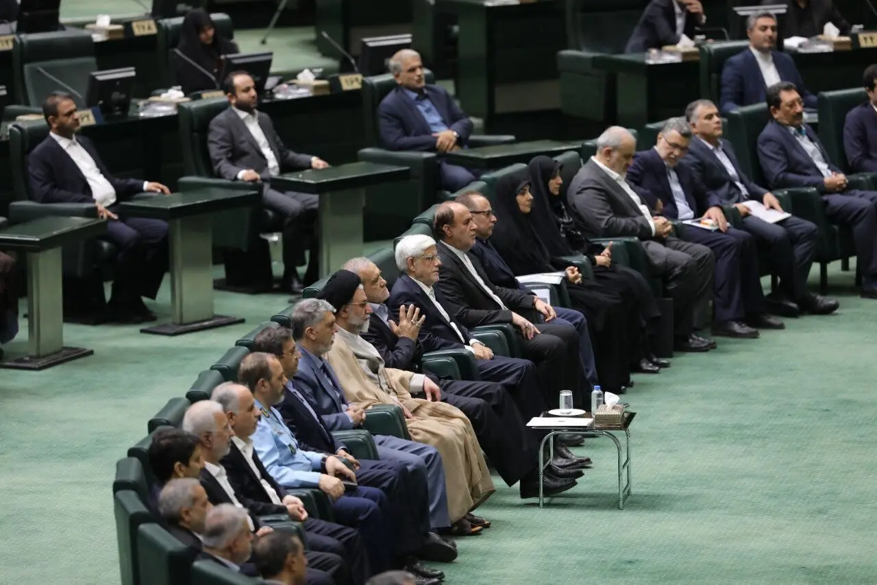 کیهان: اصرار بر استیضاح وزرای پزشکیان بازی در زمین اسرائیل است