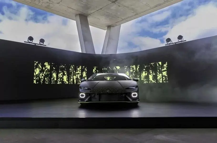 ۳۲۰ ساعت هنر برای تولد سوپراسپرت بی‌نظیر لامبورگینی تمراریو