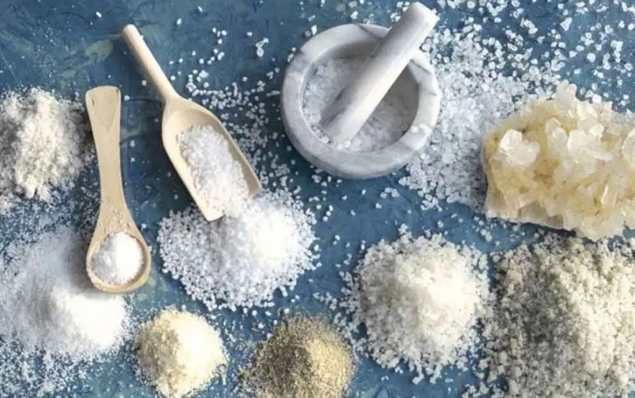 آیا رژیم کم نمک به اندازه مصرف بیش از حد نمک ناسالم است؟