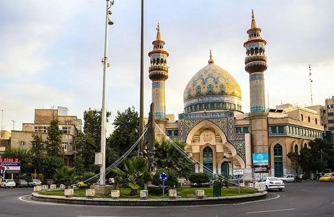 بی‌دقتی شهرداری تهران در تابلوی میدان فلسطین