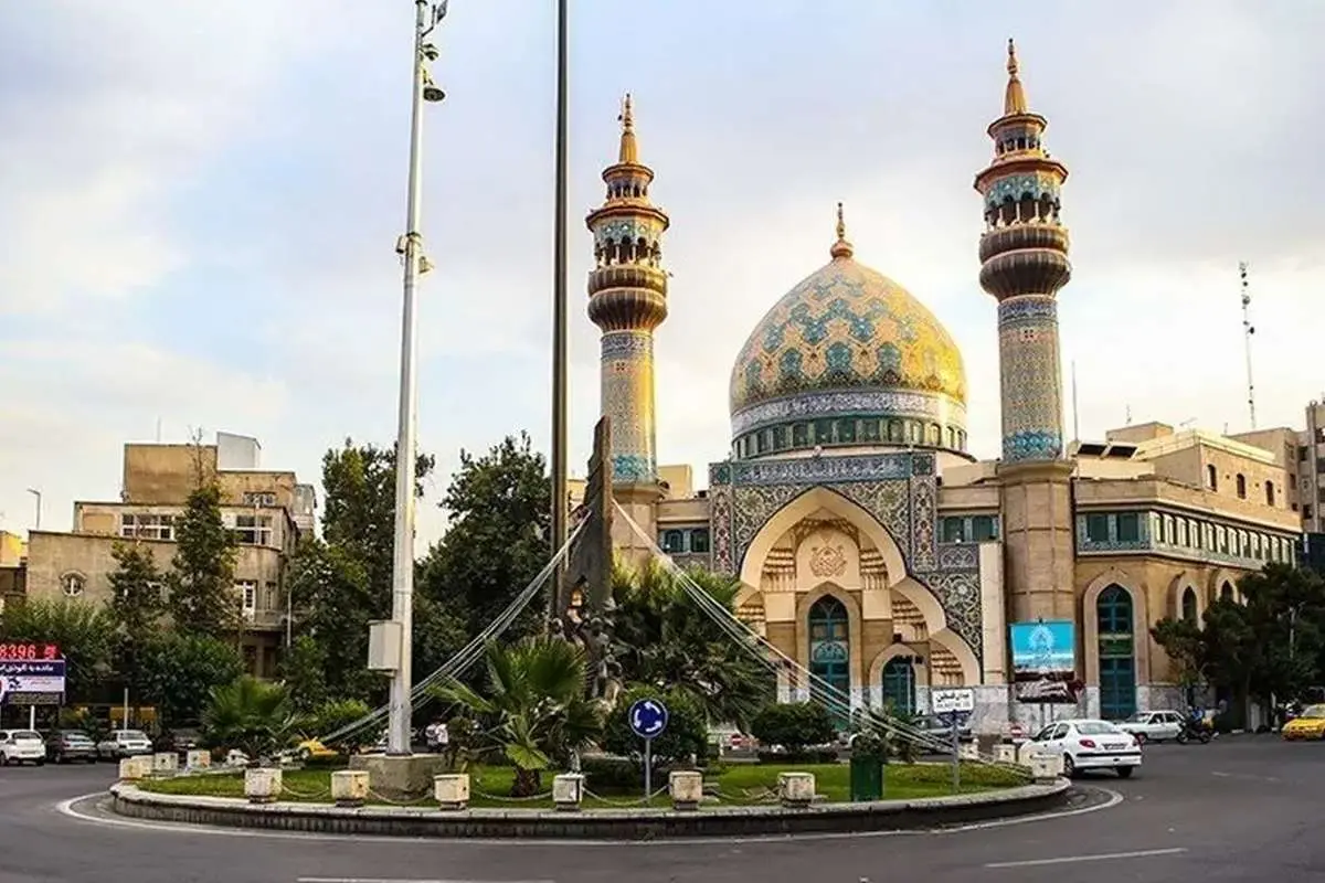 بی‌دقتی شهرداری تهران در تابلوی میدان فلسطین