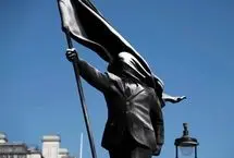 مجسمه جدید بنکسی؛ مردی که پرچمش جلوی دیدش را گرفته است