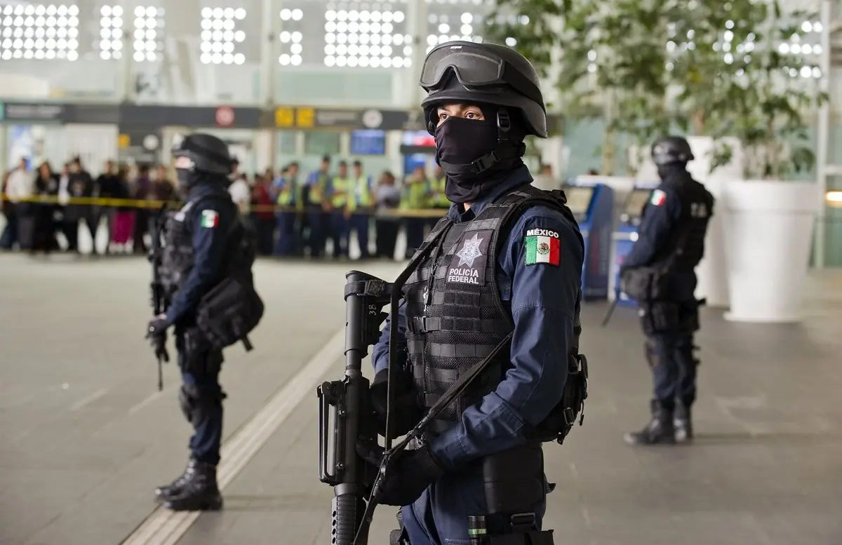   حرکات آکروباتیک پلیس‌های مکزیکی به سبک هندی‌ها